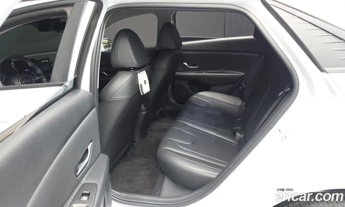 Hyundai Avante 2023 1.6 автомат (гидро), фото 18