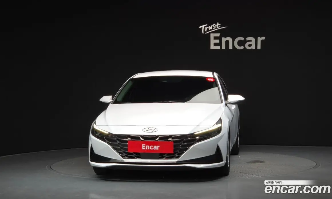 Hyundai Avante 2023 1.6 автомат (гидро), фото 3