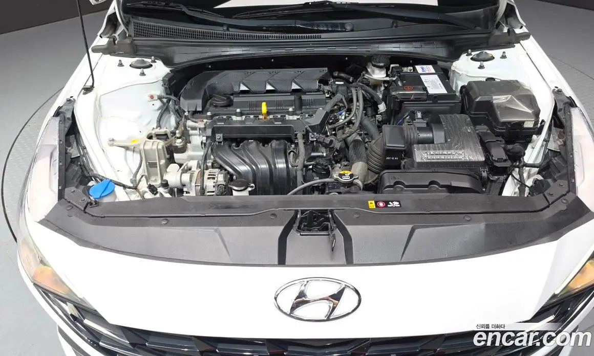 Hyundai Avante 2023 1.6 автомат (гидро), фото 6