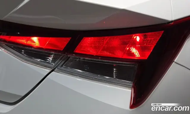 Hyundai Avante 2023 1.6 автомат (гидро), миниатюра 9