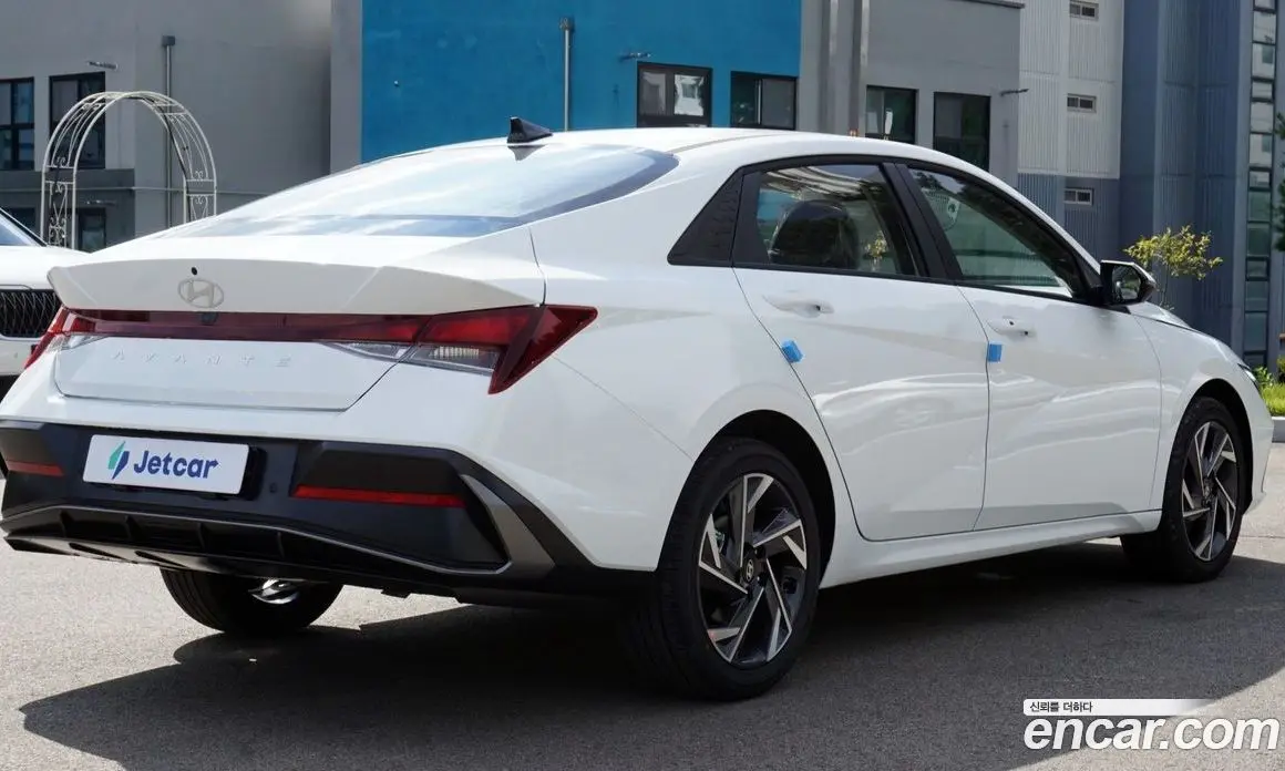 Hyundai Avante 2026 1.6 автомат (гидро), фото 4