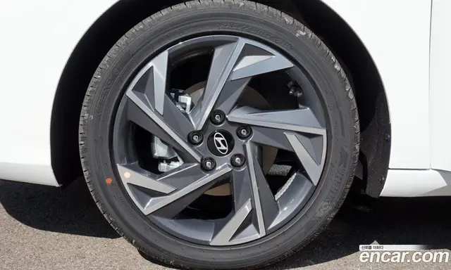 Hyundai Avante 2026 1.6 автомат (гидро), миниатюра 7