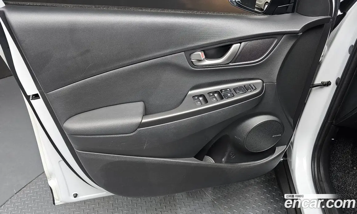 Hyundai Kona 2019 1.6 автомат (гидро), фото 13