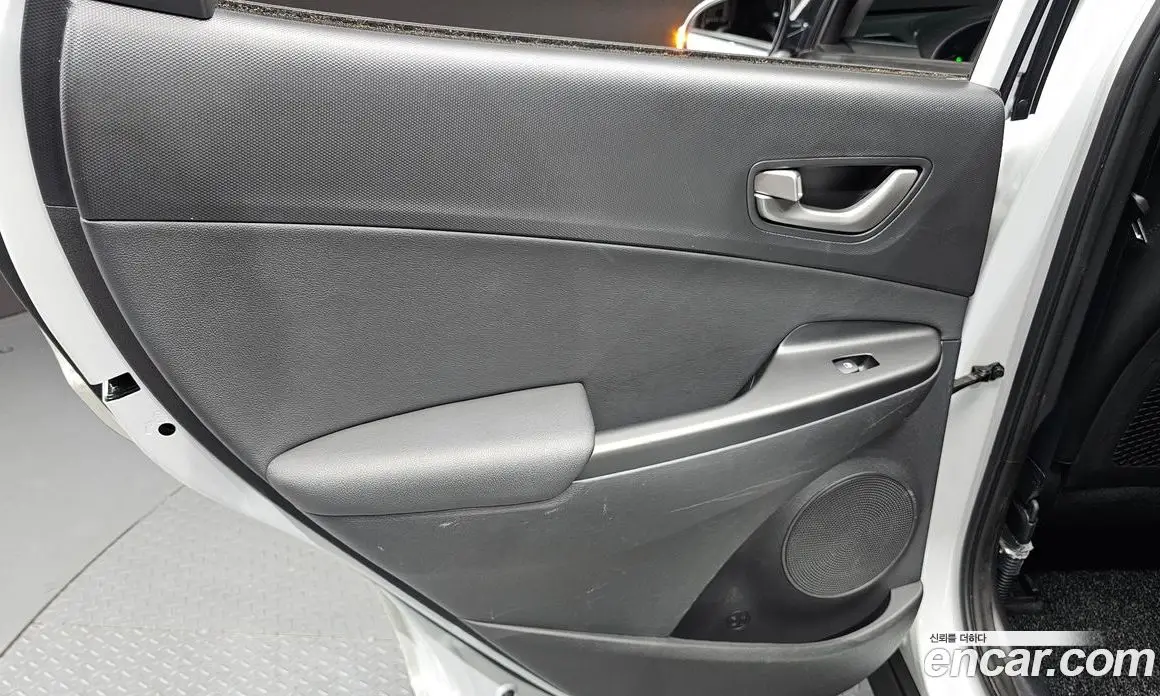 Hyundai Kona 2019 1.6 автомат (гидро), фото 14