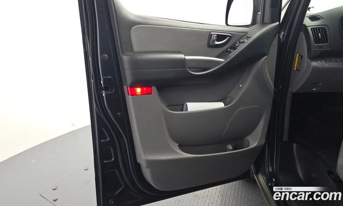 Hyundai Starex 2016 2.5 автомат (гидро), фото 14 Hyundai Starex 2016 2.5 автомат (гидро), фото 14