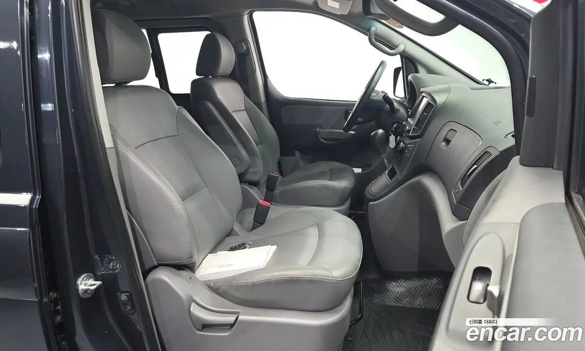 Hyundai Starex 2016 2.5 автомат (гидро), фото 16 Hyundai Starex 2016 2.5 автомат (гидро), фото 16