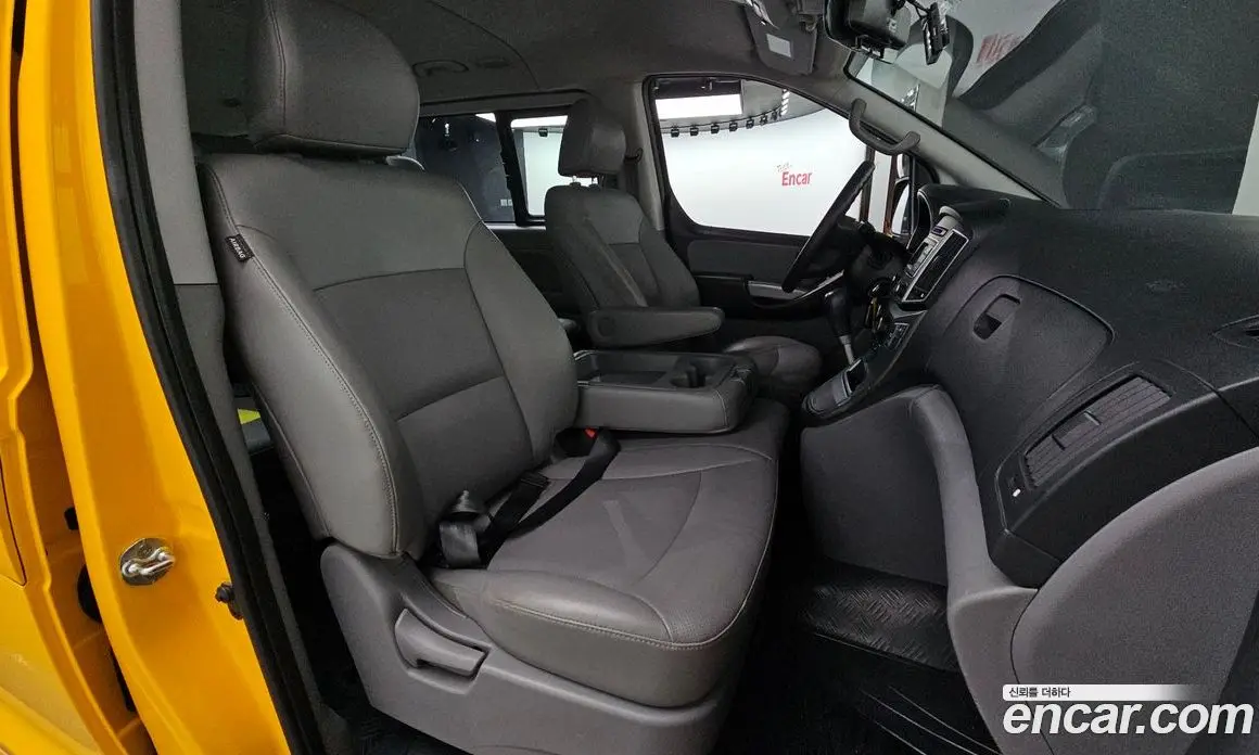 Hyundai Starex 2018 2.4 автомат (гидро), фото 15 Hyundai Starex 2018 2.4 автомат (гидро), фото 15