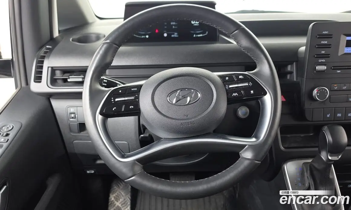 Hyundai Staria 2023 3.5 автомат (гидро), фото 18