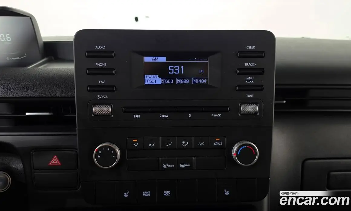 Hyundai Staria 2023 3.5 автомат (гидро), фото 20