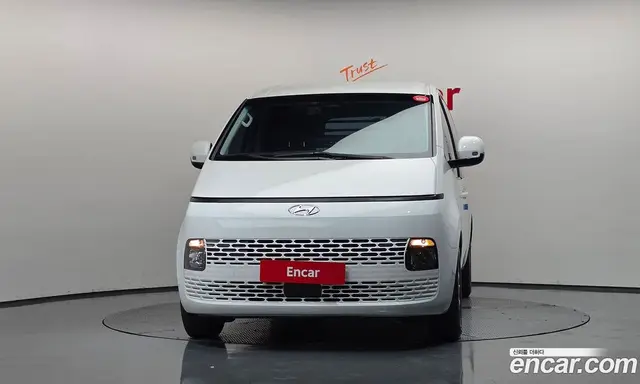 Hyundai Staria 2023 3.5 автомат (гидро), миниатюра 3