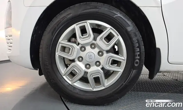 Hyundai Staria 2023 3.5 автомат (гидро), миниатюра 5