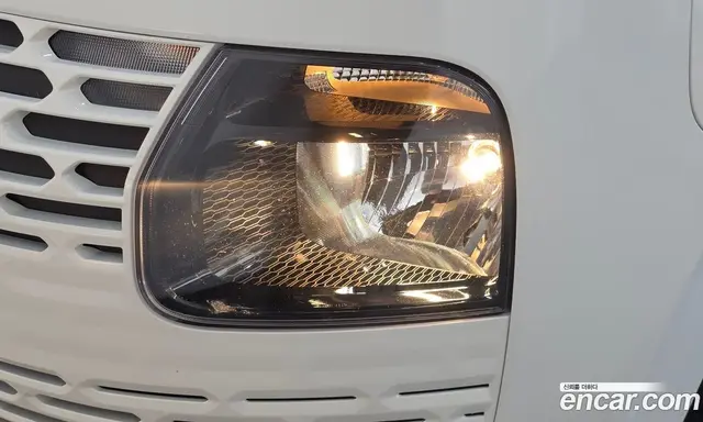 Hyundai Staria 2023 3.5 автомат (гидро), миниатюра 8