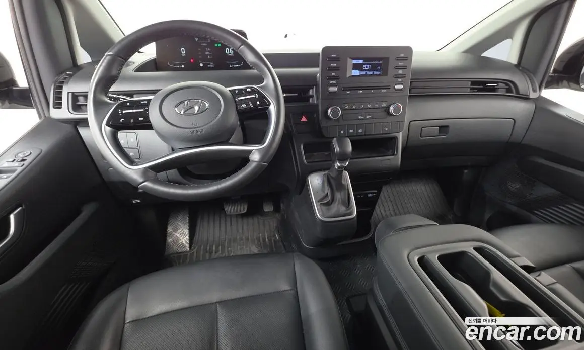 Hyundai Staria 2023 3.5 автомат (гидро), фото 10