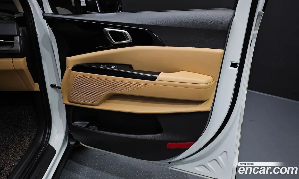 Kia Carnival 2023 2.2 автомат (гидро), фото 15