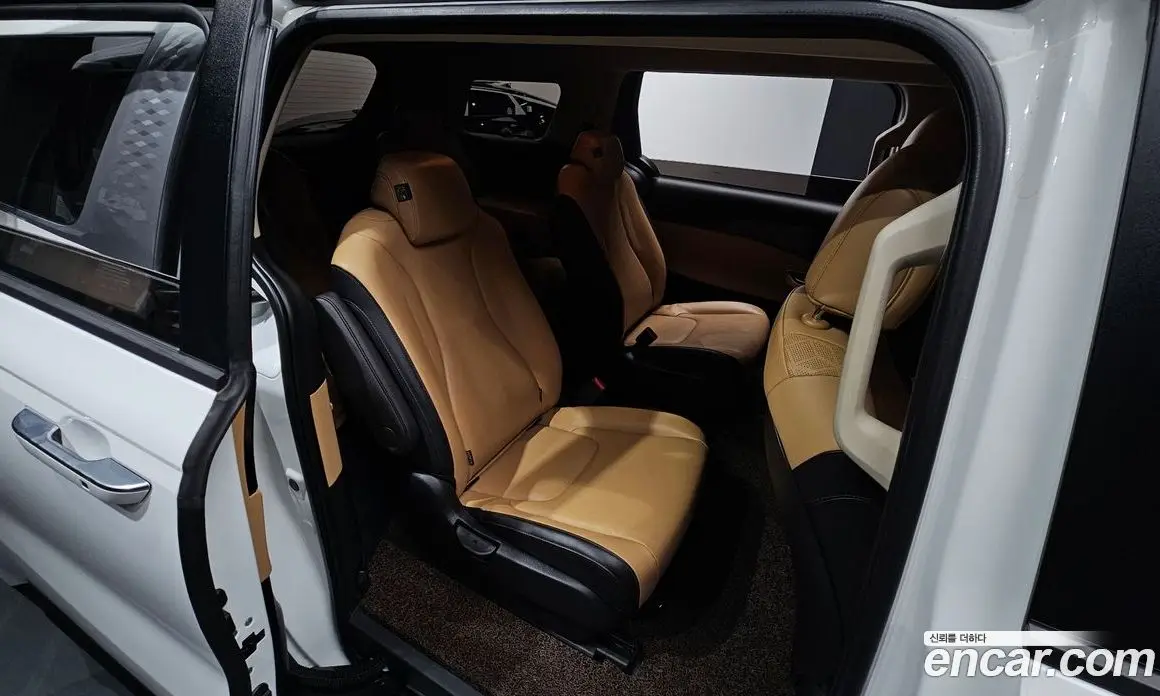 Kia Carnival 2023 2.2 автомат (гидро), фото 17