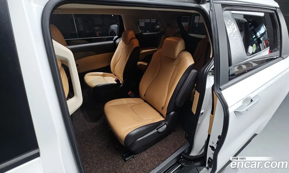 Kia Carnival 2023 2.2 автомат (гидро), фото 18