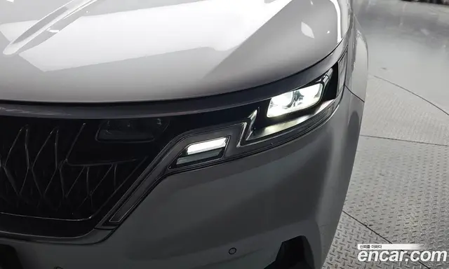 Kia Carnival 2023 2.2 автомат (гидро), миниатюра 8