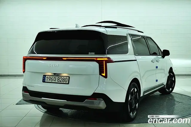 Kia Carnival 2024 2.2 автомат (гидро), миниатюра 5