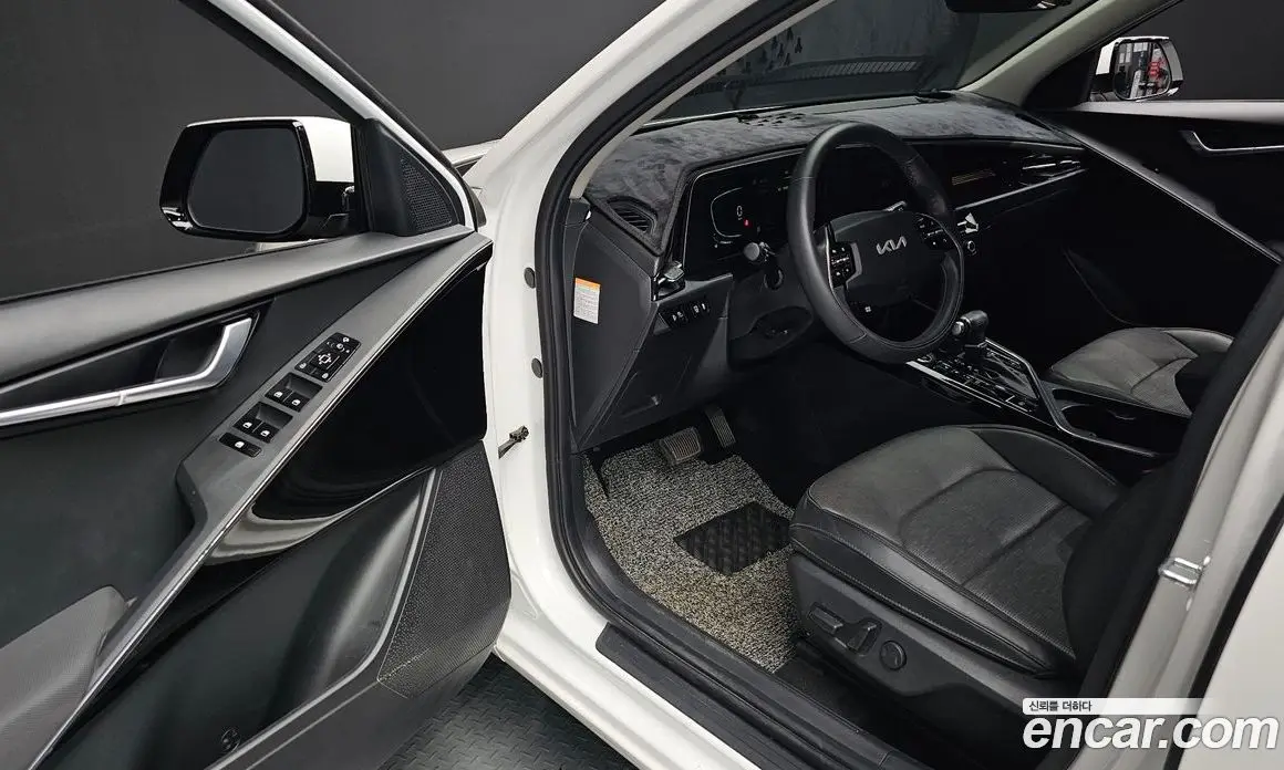 Kia Niro 2022 1.6 автомат (гидро), фото 16