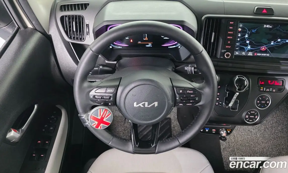 Kia Ray 2023 1.0 автомат (гидро), фото 19
