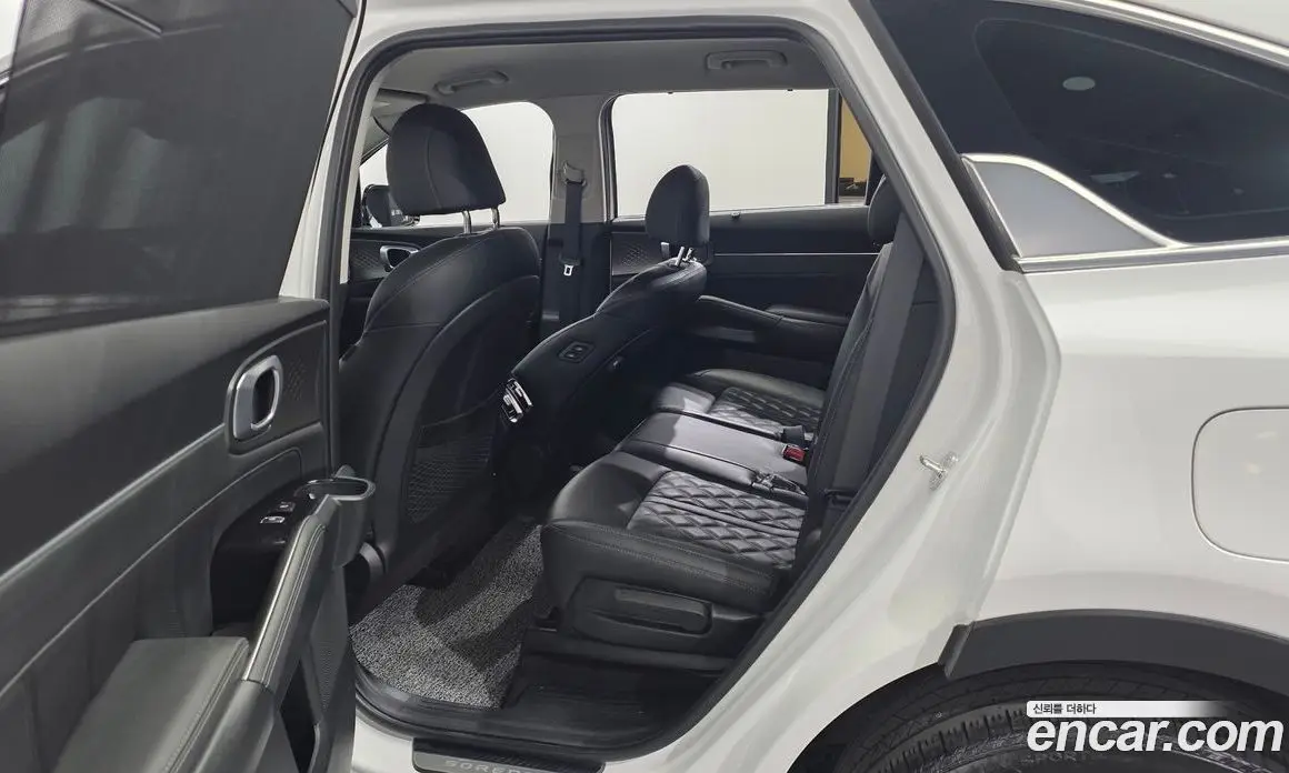 Kia Sorento 2023 2.5 автомат (гидро), фото 17 Kia Sorento 2023 2.5 автомат (гидро), фото 17