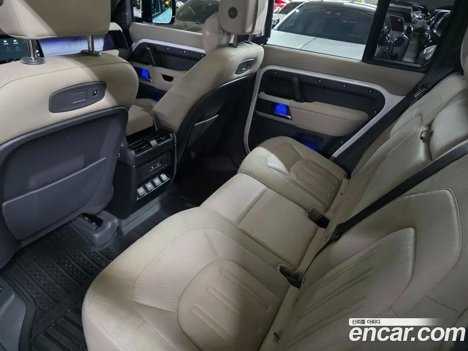 Land Rover Defender 2020 2.0 автомат (гидро), фото 11