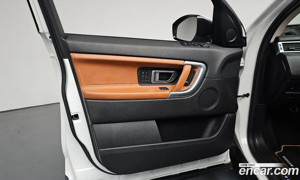 Land Rover Discovery Sport 2016 2.0 автомат (гидро), фото 13