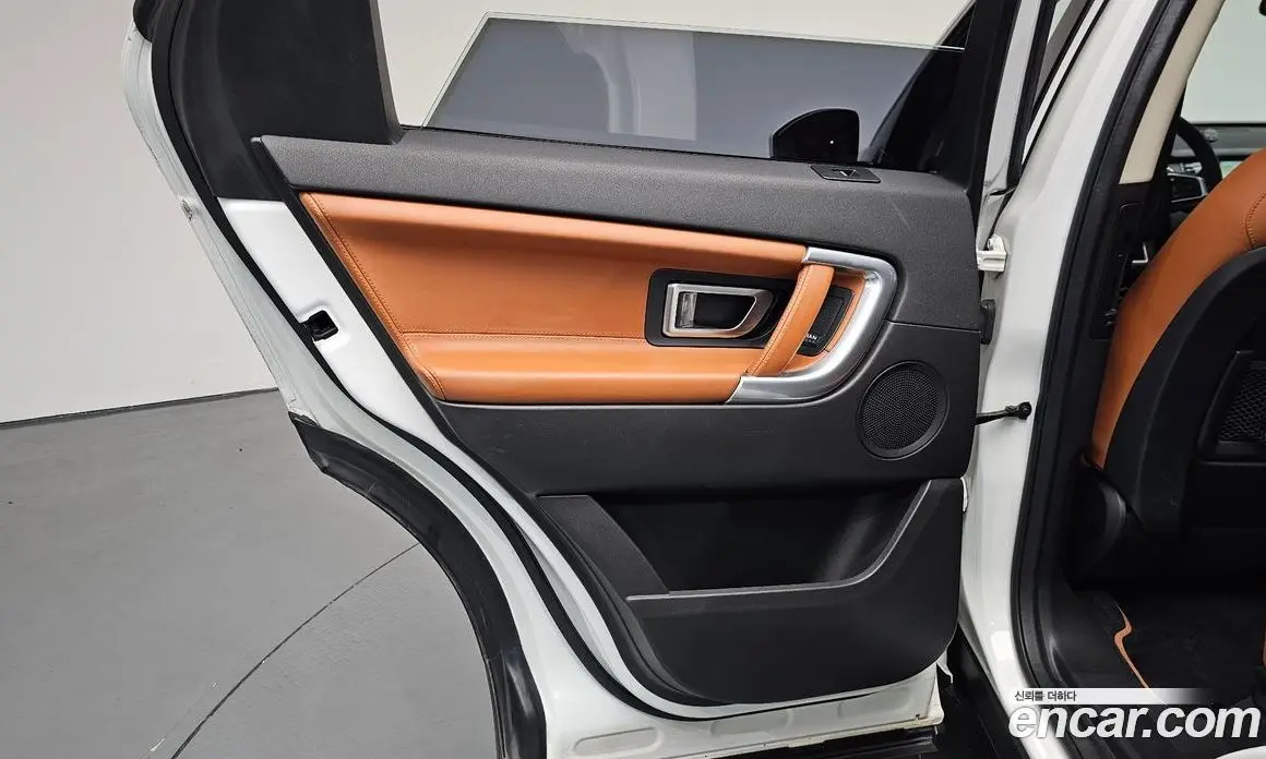 Land Rover Discovery Sport 2016 2.0 автомат (гидро), фото 14