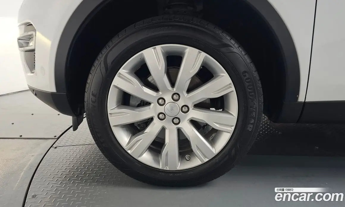 Land Rover Discovery Sport 2016 2.0 автомат (гидро), фото 4