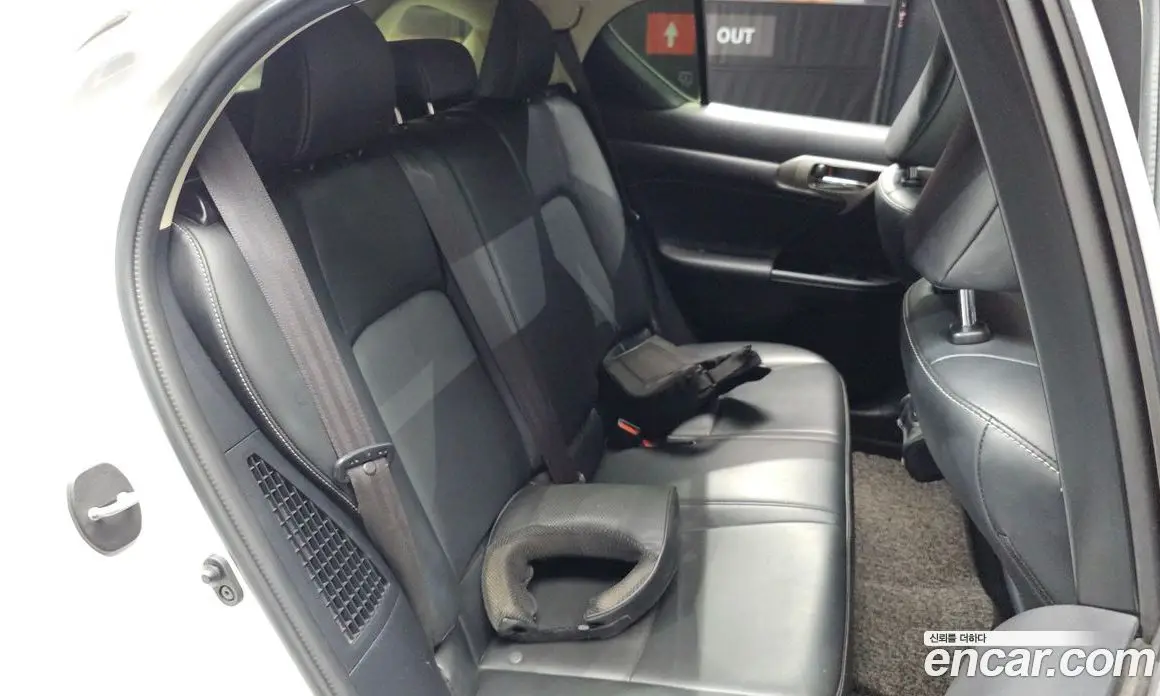 Lexus CT200h 2017 1.8 автомат (гидро), фото 11
