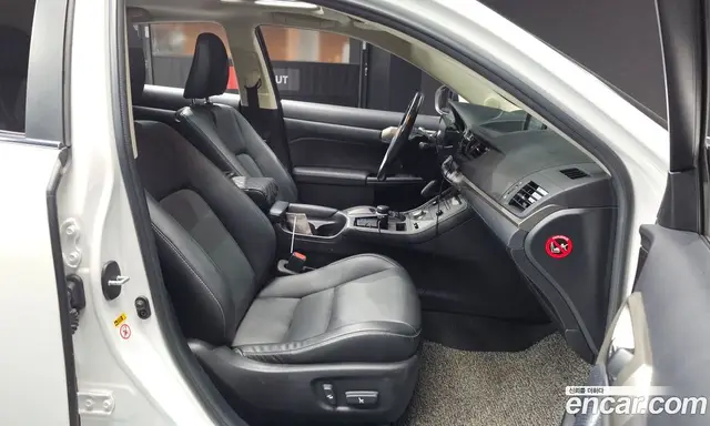 Lexus CT200h 2017 1.8 автомат (гидро), миниатюра 12