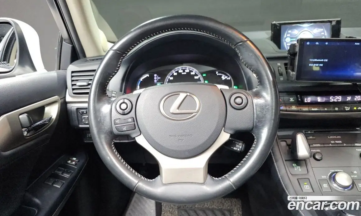 Lexus CT200h 2017 1.8 автомат (гидро), фото 13