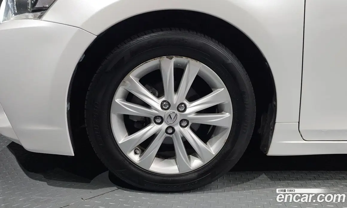 Lexus CT200h 2017 1.8 автомат (гидро), фото 5