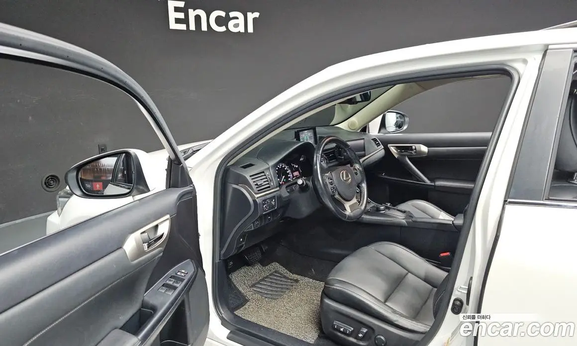 Lexus CT200h 2017 1.8 автомат (гидро), фото 10