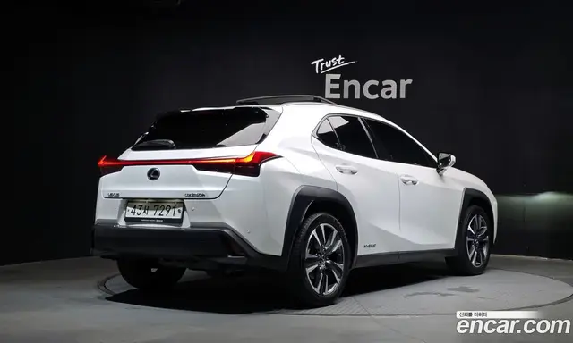 Lexus UX 2019 2.0 автомат (гидро), миниатюра 2 Lexus UX 2019 2.0 автомат (гидро), миниатюра 2