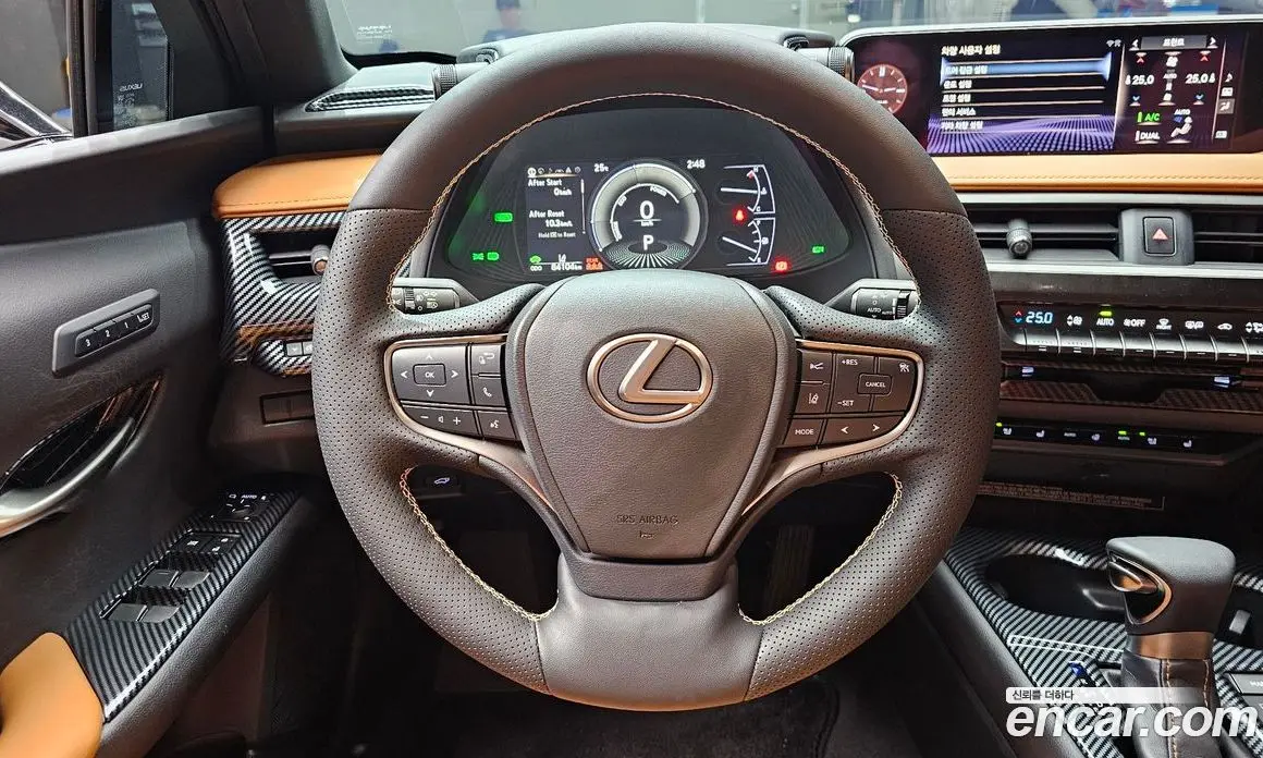 Lexus UX 2019 2.0 автомат (гидро), фото 19 Lexus UX 2019 2.0 автомат (гидро), фото 19