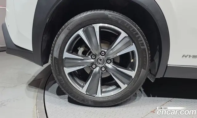 Lexus UX 2019 2.0 автомат (гидро), миниатюра 5 Lexus UX 2019 2.0 автомат (гидро), миниатюра 5