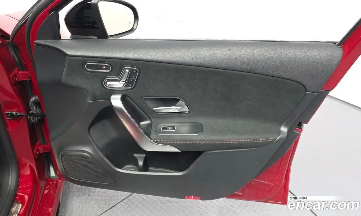 Mercedes-Benz A-Class 2022 2.0 автомат (гидро), фото 14