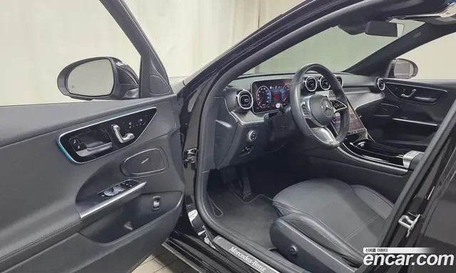 Mercedes-Benz C-Class 2023 2.0 автомат (гидро), миниатюра 12