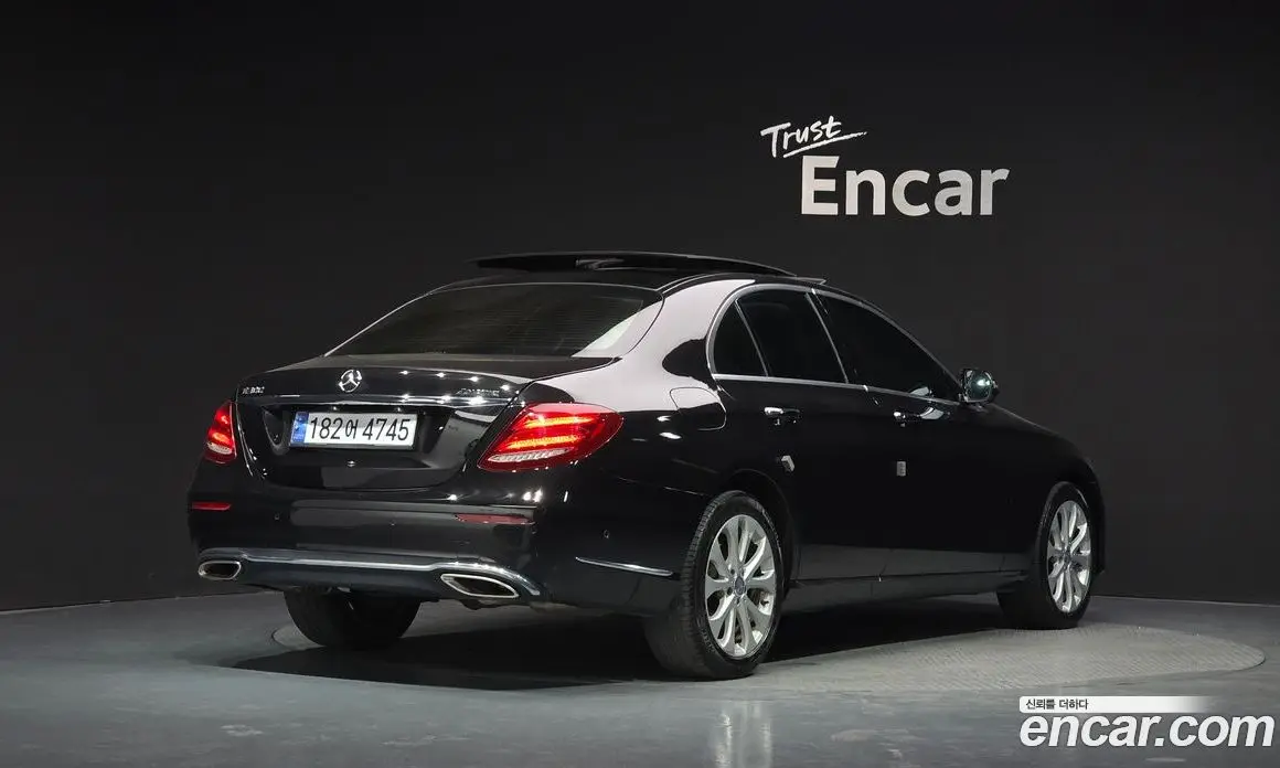 Mercedes-Benz E-Class 2016 2.0 автомат (гидро), фото 2 Mercedes-Benz E-Class 2016 2.0 автомат (гидро), фото 2