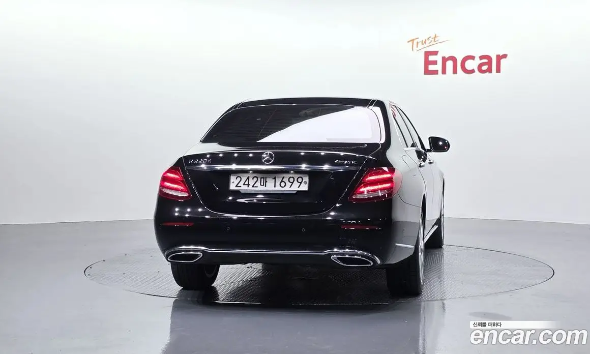 Mercedes-Benz E-Class 2017 1.9 автомат (гидро), фото 4