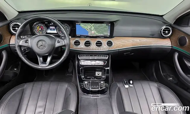 Mercedes-Benz E-Class 2017 1.9 автомат (гидро), миниатюра 10
