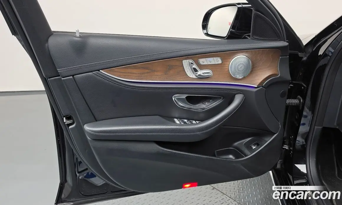 Mercedes-Benz E-Class 2018 2.0 автомат (гидро), фото 14