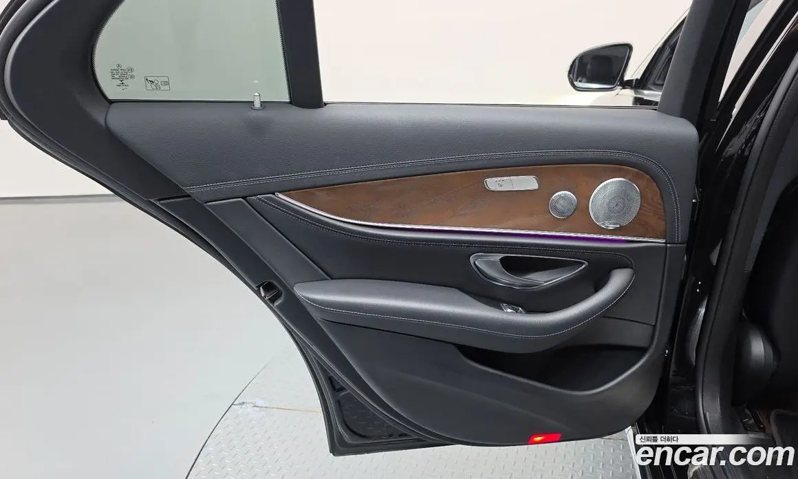 Mercedes-Benz E-Class 2018 2.0 автомат (гидро), фото 15