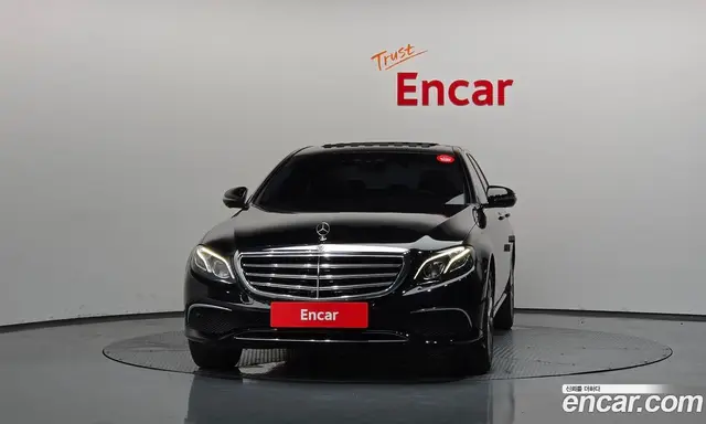Mercedes-Benz E-Class 2018 2.0 автомат (гидро), миниатюра 3