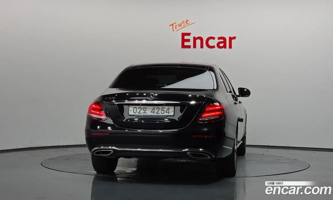 Mercedes-Benz E-Class 2018 2.0 автомат (гидро), фото 4