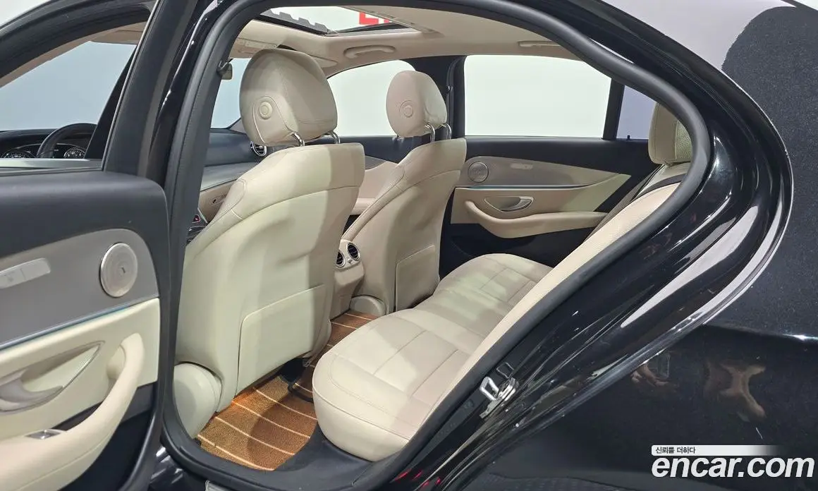 Mercedes-Benz E-Class 2018 2.0 автомат (гидро), фото 17