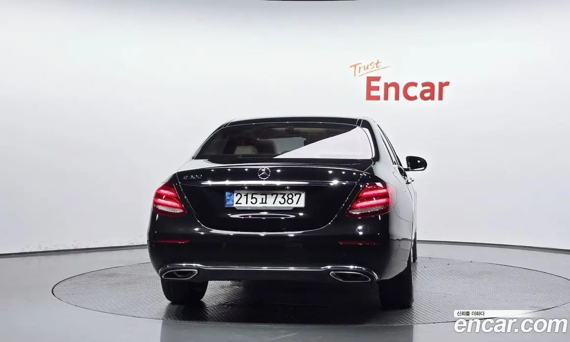Mercedes-Benz E-Class 2018 2.0 автомат (гидро), фото 4
