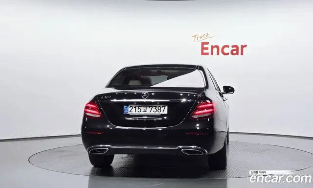 Mercedes-Benz E-Class 2018 2.0 автомат (гидро), миниатюра 4