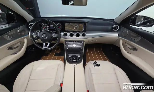 Mercedes-Benz E-Class 2018 2.0 автомат (гидро), миниатюра 10